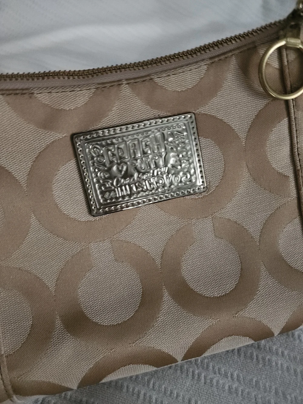 COACH Poppy Signature Beige Graphic Wristlet - Picture 6 of 8